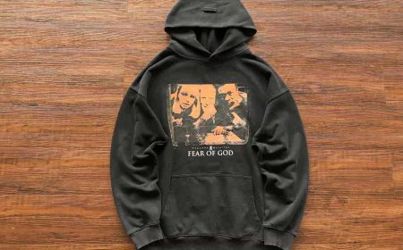 Essentials Hoodie – The Perfect Blend of Comfort, Style, and Modern Streetwear Culture