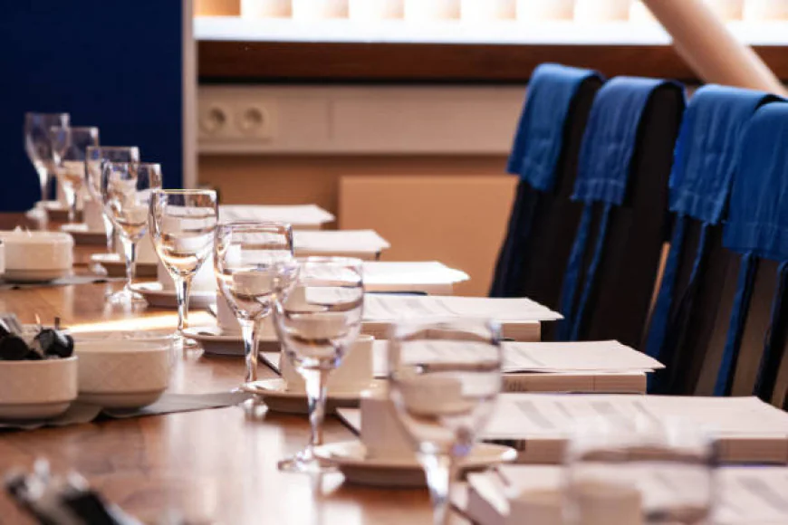 Zakelijk dineren in Nijmegen: combineer business met smaak