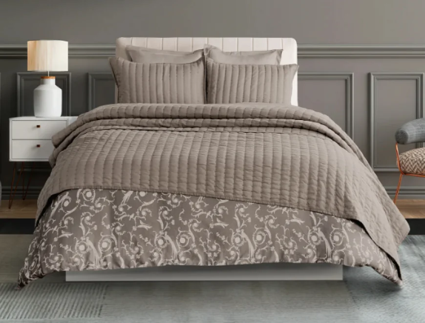 What is the Difference Between a Bedsheet and a Bed Cover?