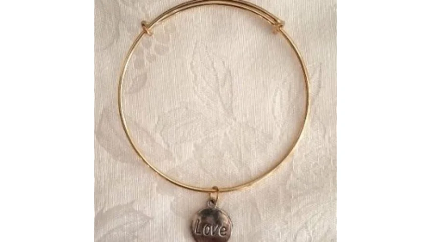 How Silver and Copper Bracelets With Charm Tell Your Story?