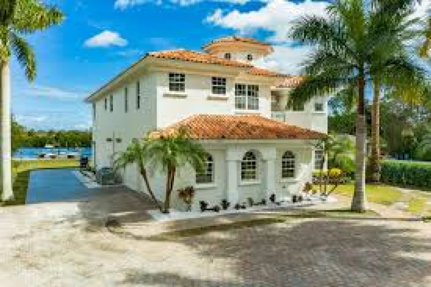 Miami Beach Real Estate Photography: Capturing the Perfect Property for Maximum Impact