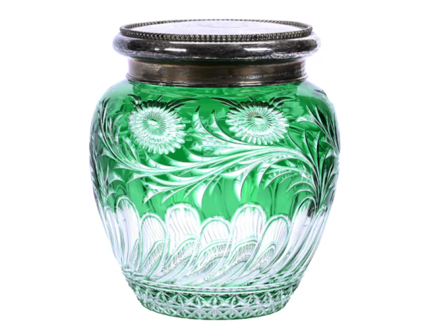 Woody Auction's Oct. 25 Auction, Online and live in Kansas, will feature art glass, cut glass, more