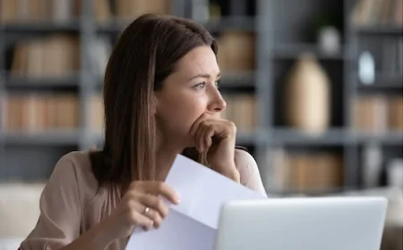 When to Call a Toronto Employment Lawyer: A Guide for Employees