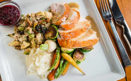 From Corporate Boards to Yacht Decks: The Versatility of a Great Caterer