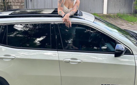 A Closer Look at the Quiet Space Martina Oliveira Builds on Erome