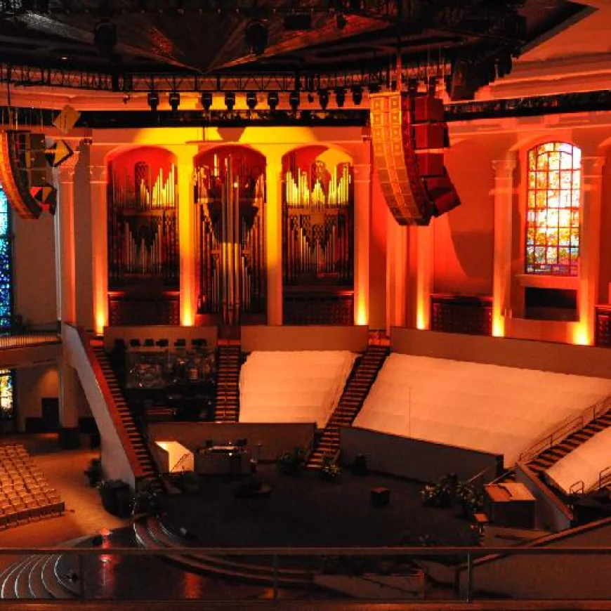 Choosing the Right Projector and Screen for a Seamless Installation