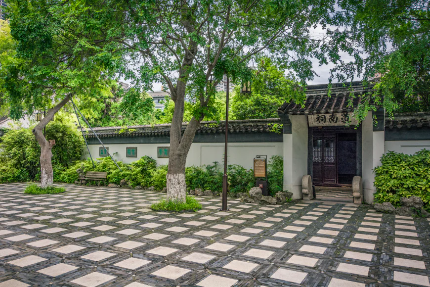 Transform Your Outdoor Space with Natural Sandstone Paving