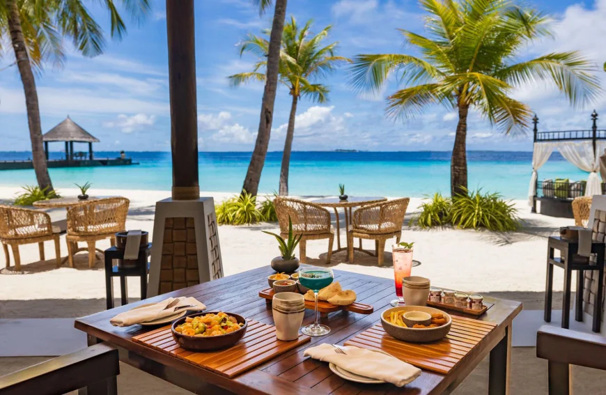 Top Maldives Resorts with Stunning Beachfront Dining Options