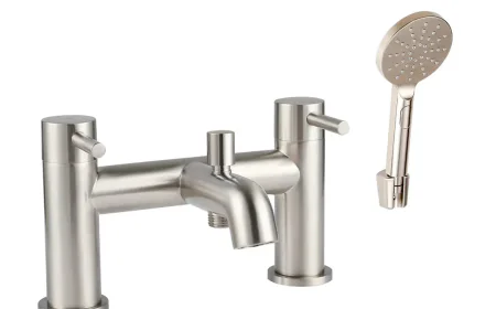 How to Select Freestanding Bath Taps for Modern and Classic Bathrooms