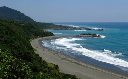 استكشاف الساحل الشرقي لتايوان: الطرق الساحلية والشواطئ المعزولة