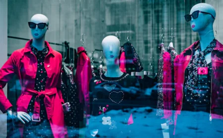 How Online Fashion Platforms Are Shaping Consumer Behavior in 2025