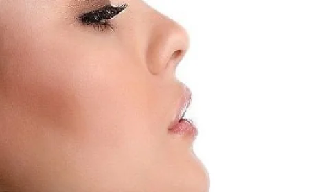 شرح عملية شفط الدهون وشد الجلد لإزالة الذقن المزدوجة