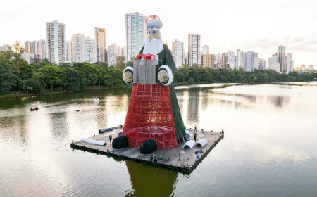 Purchase Santa Claus Jackets: A Seasonal Style Rooted in Warmth and Tradition