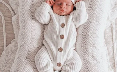 What Should Be Included in a Practical Newborn Baby Girl's Clothes Wardrobe?