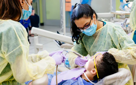 How a Fast Track Dental Assistant Program Offers Hands-On Dental Assistant Training in Texas?