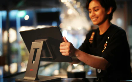 Clover Station Duo: A Smart Dual-Screen POS Solution