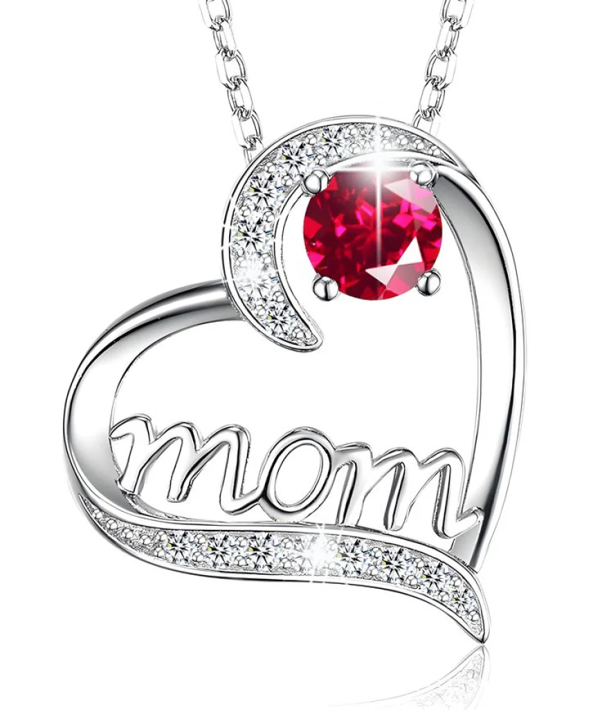 The Sweetest Way to Say “I Love You”: Necklace Ideas for Mummy