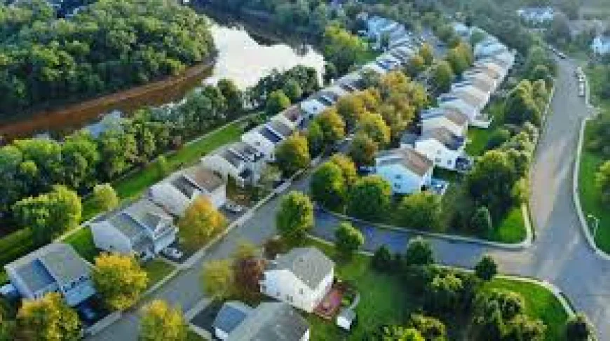 Benefits of Choosing Homes in Self-Sustained, Integrated Communities