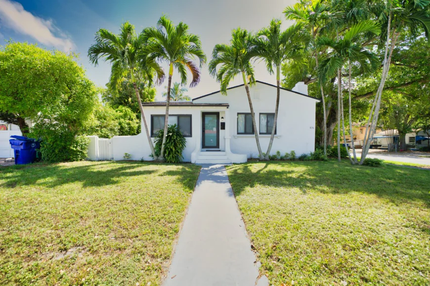 Guide to Choosing Hurricane Impact Doors in Miami