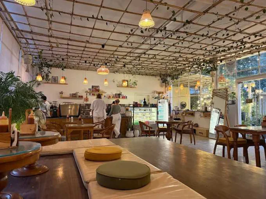 Top Cafe to Visit in Rishikesh for a Relaxing and Soulful Experience