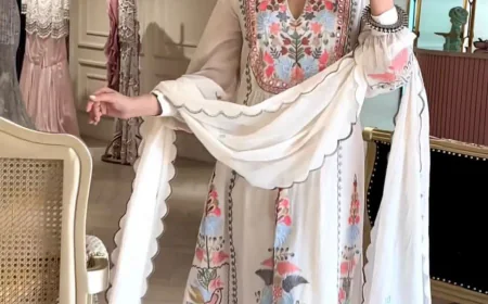 How to Buy Online Artificial Bracelets and Dresses for Ladies: A Complete Guide