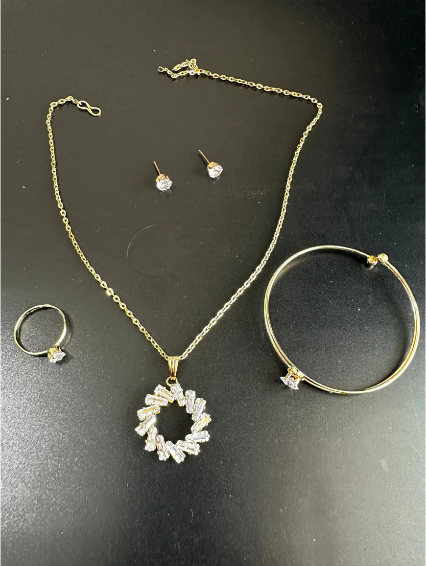 How to Buy Online Artificial Bracelets and Dresses for Ladies: A Complete Guide