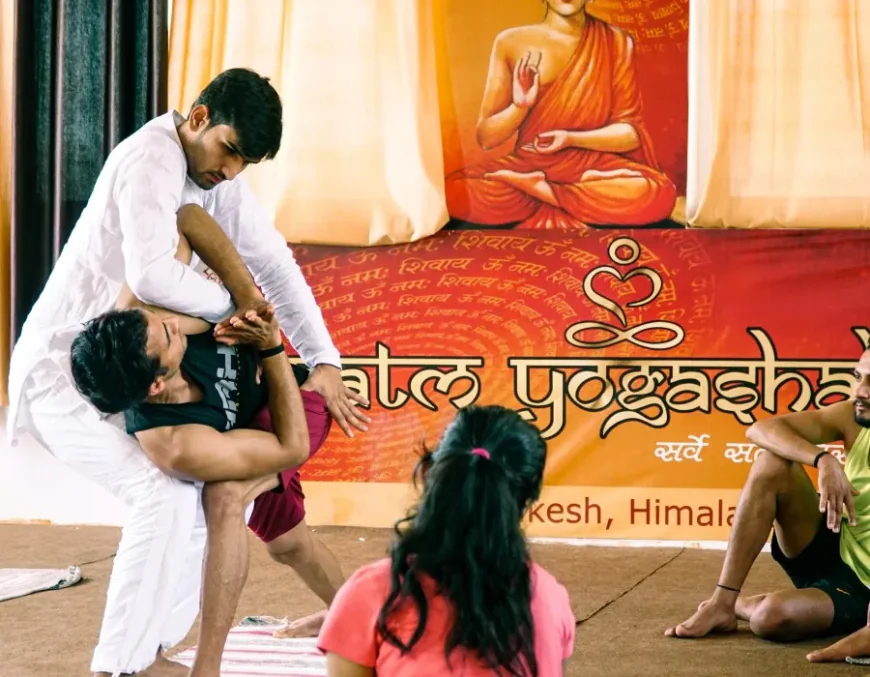 100 Hours Yoga Teacher Training in Rishikesh: A Perfect Introduction to the Yogic Path