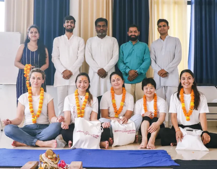 Rishikesh Vinyasa Yoga: A Transformational Journey in the Yoga Capital of the World