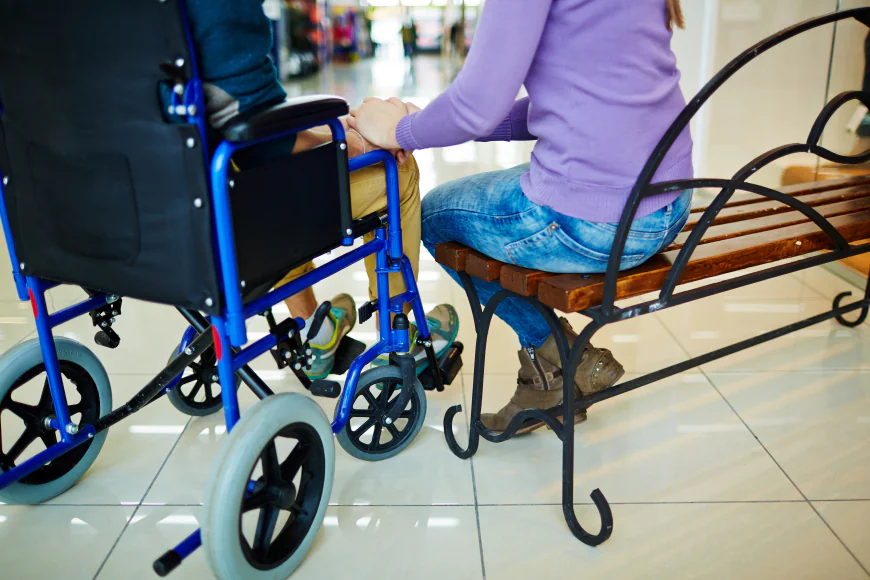 Foldable vs Standard Electric Wheelchairs: What You Should Know Before Choosing