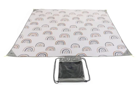 How to Choose the Right Portable Beach Blanket for Your Family