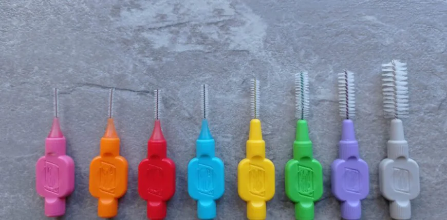 Interdental Brushes vs Floss: Which Is Better for You?