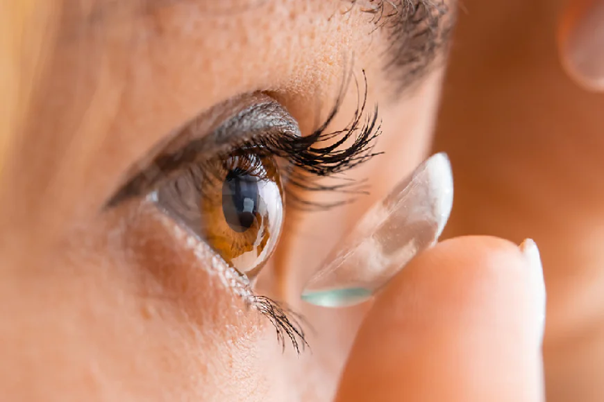 How to Prevent Dry Eyes When Wearing Contact Lenses