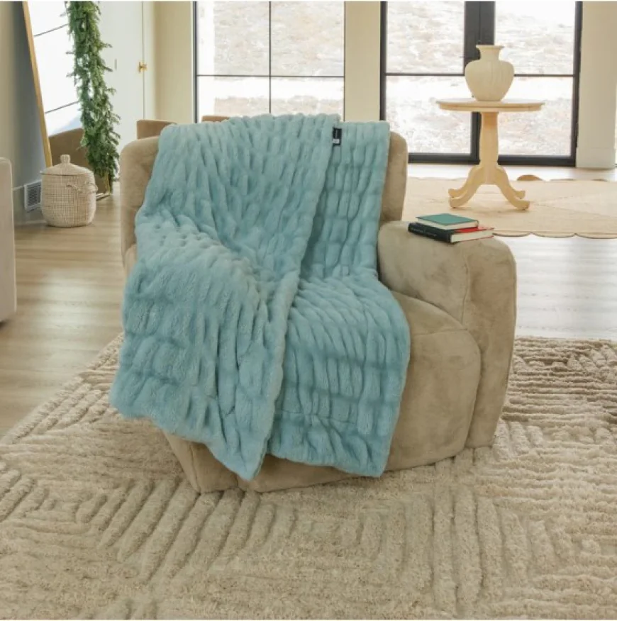 How Luxury Blankets Complement Modern Living Spaces?