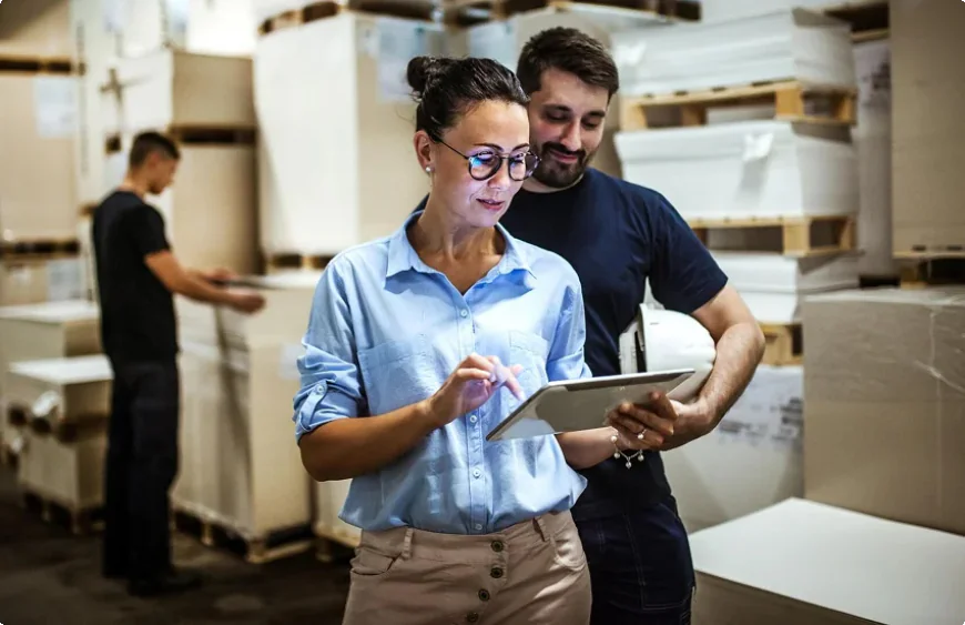 Who Offers Sustainable Logistics and Recycling-Based Warehousing Solutions?