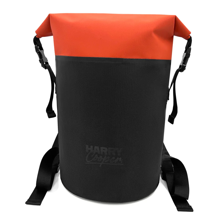 How a 20L Two-Tone Dry Bag Keeps Your Gear Dry During Outdoor Trips