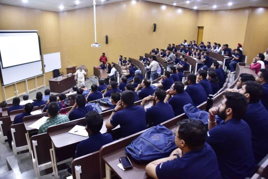 Future Scope of Finance Professionals from the Best MBA Finance Colleges in Uttar Pradesh