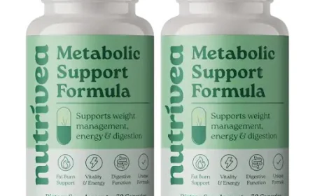 What role does green tea extract play in Nutrivea?