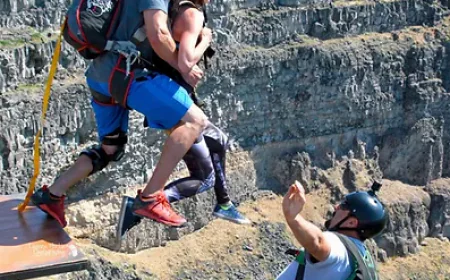 Safe And Scenic Tandem BASE Jumping in Twin Falls