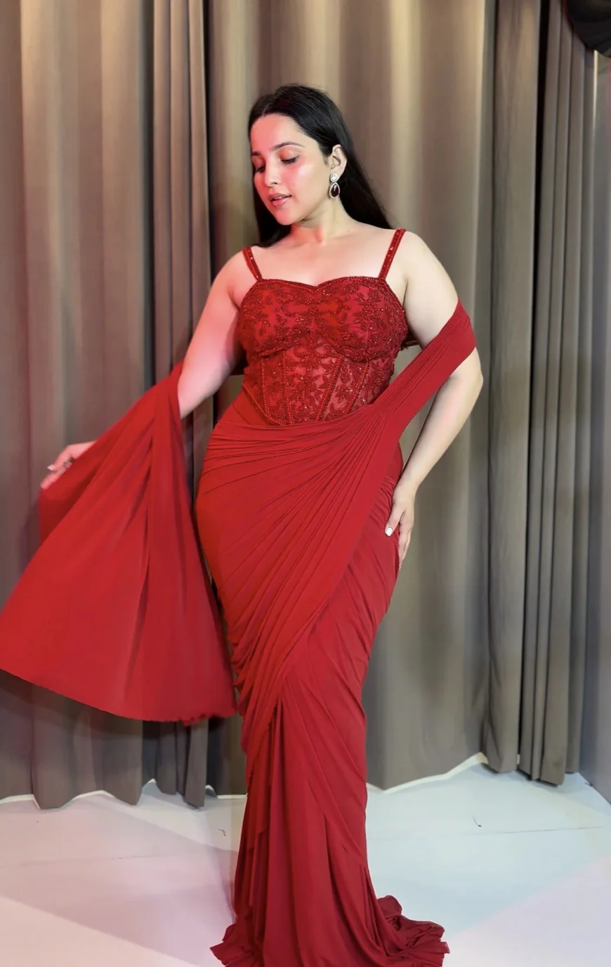 How to Style Designer Sarees on Rent in Jaipur for a Royal Look