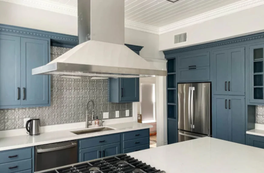 How Does A Kitchen Hood 24-Inches Support Clean Cooking Air?