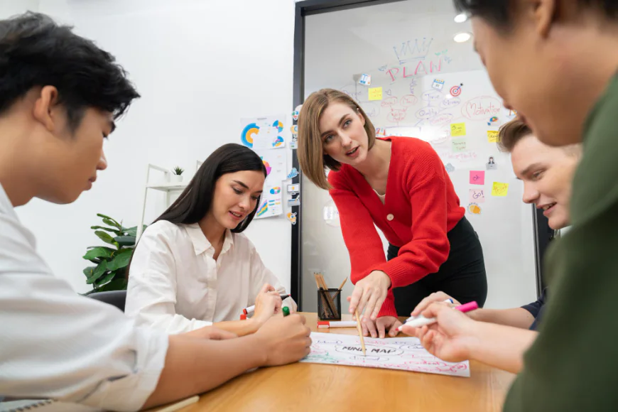 How a Team Building Facilitator Strengthens Company Culture