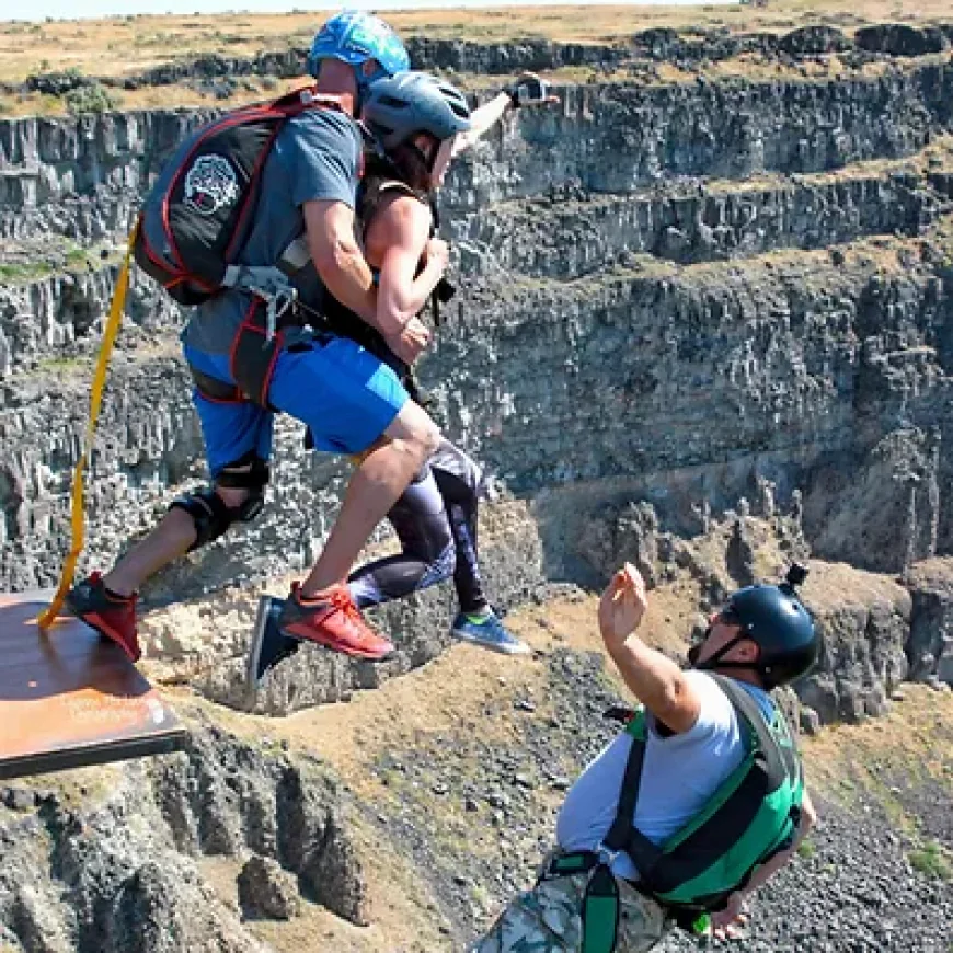 Safe And Scenic Tandem BASE Jumping in Twin Falls