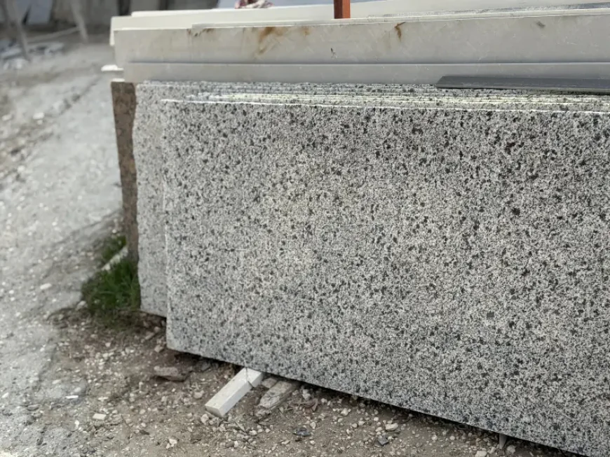 What color granite is most expensive?