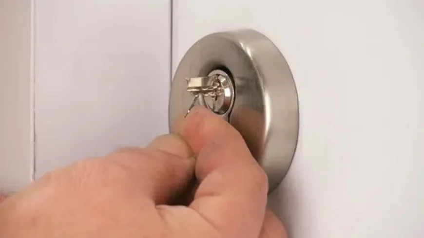 Step-by-Step Process for Emergency Key Extraction in Port St. Lucie, FL.