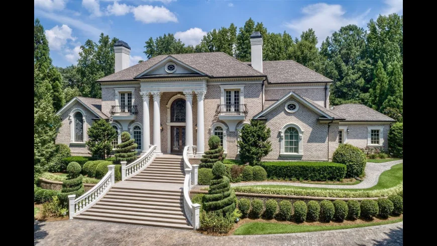 Choosing the Right Residential Building Contractor Johns Creek GA