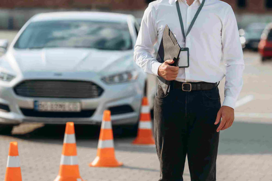 Why Are So Many Students Searching for a Driving School in Scarborough Right Now?