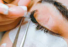 Eyelash Extension Glue Guide: How to Pick the Right Adhesive for Better Retention