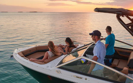 Cruise & Splash Charter: A Captained Private Boating Experience
