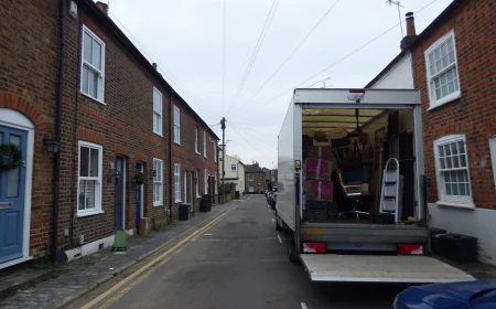 How Much Do Removal Men Get Paid in the UK?