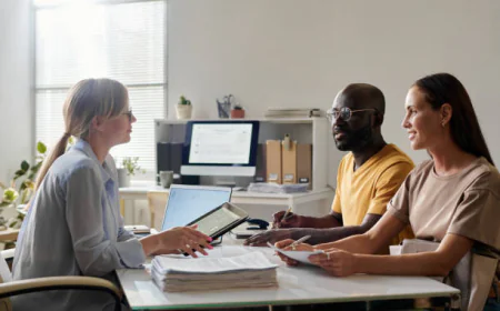 Benefits of Using a Certified Mobile Notary Service for Real Estate